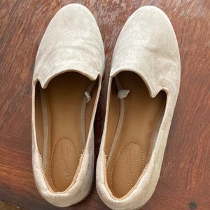 New Unworn Women’s 6.5 Beige Adeline Loafer from Universal Thread